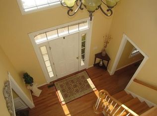 8 Deer Run Cir, Sturbridge, MA 01566