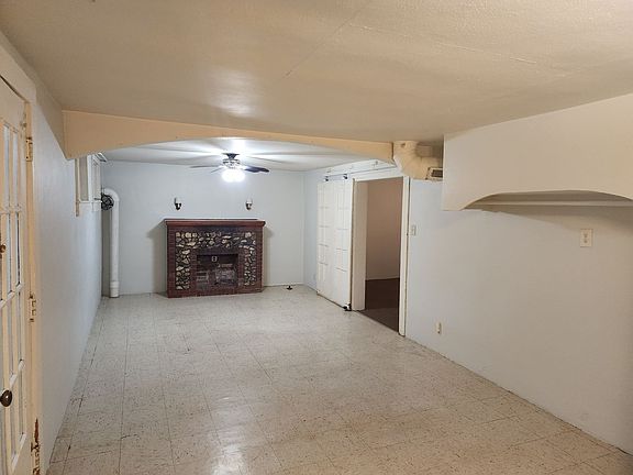 4th image of 506 W Babcock St #A