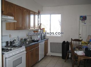 22 Wadsworth St #TOWNHOUSE, Allston, MA 02134