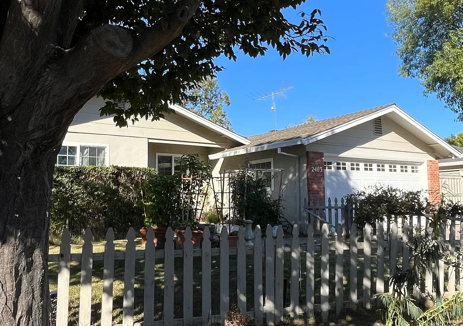3-Bedroom, 2-Bath House Includes Many Amenities — Photo 3