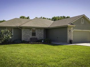 4111 SE 23rd Ter, Tecumseh, KS 66542