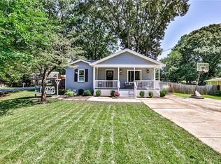 961 Oakview Dr SE, Smyrna, GA 30080