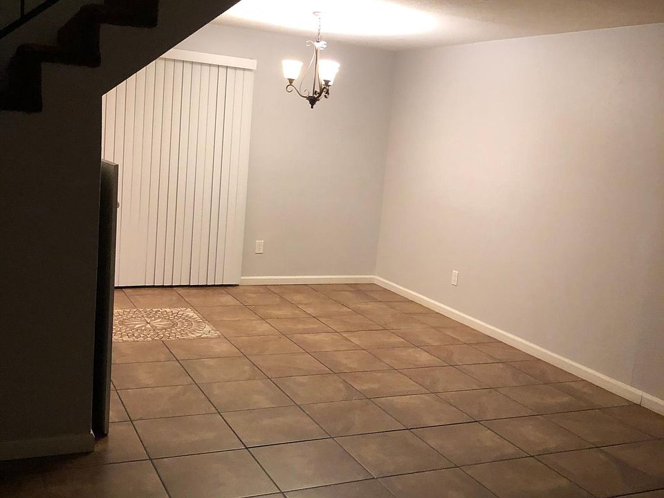 1st image of 2346 Smythe Ave