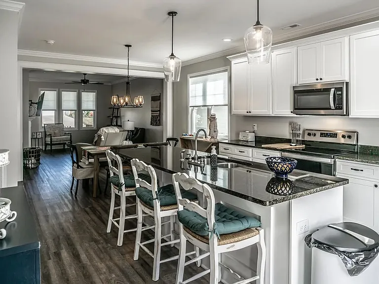 515 Villa Ln — Photo 12