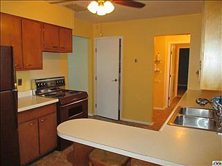 5th image of 415 Redwood Dr
