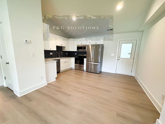 3rd image of 1129 W 3rd Ave