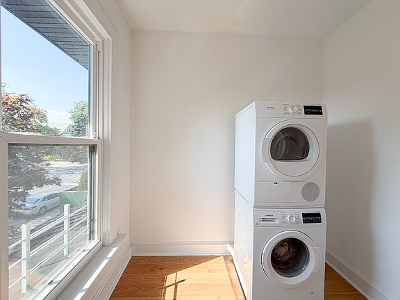 4th image of 7807 Ridge Blvd Floor 2