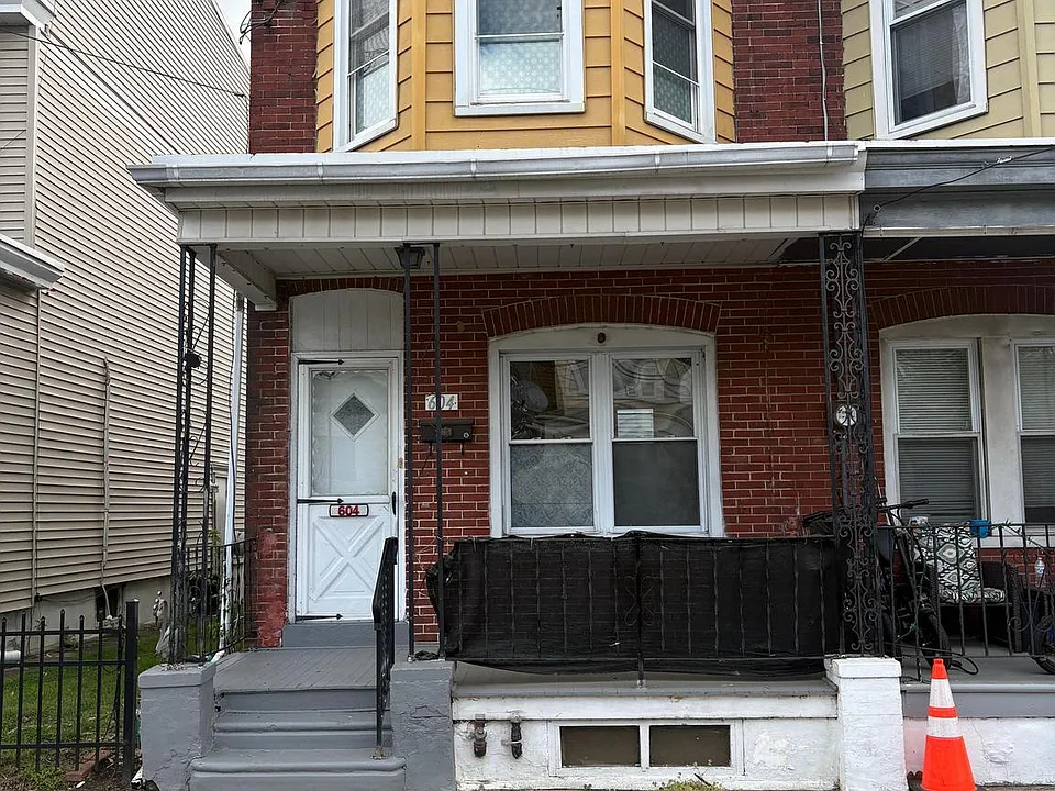 604 Hunter St