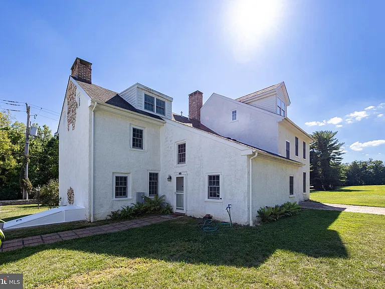 609 W Lincoln Hwy — Photo 37