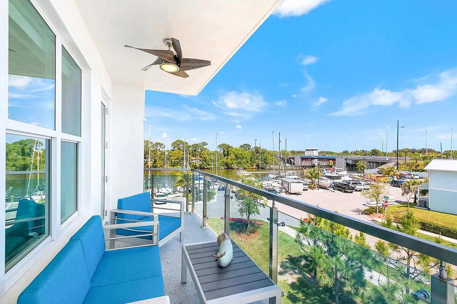 3 bed, 2.0 bath, 1162 sqft, $3,411 — Photo 4