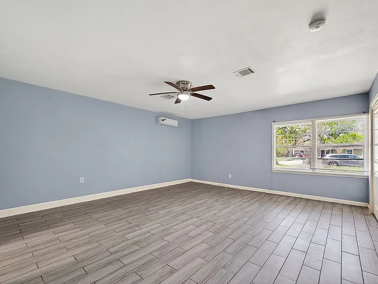 6022 Lyndhurst Dr — Photo 8