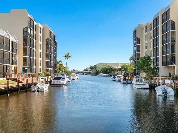 2nd image of 9 Royal Palm Way #6060