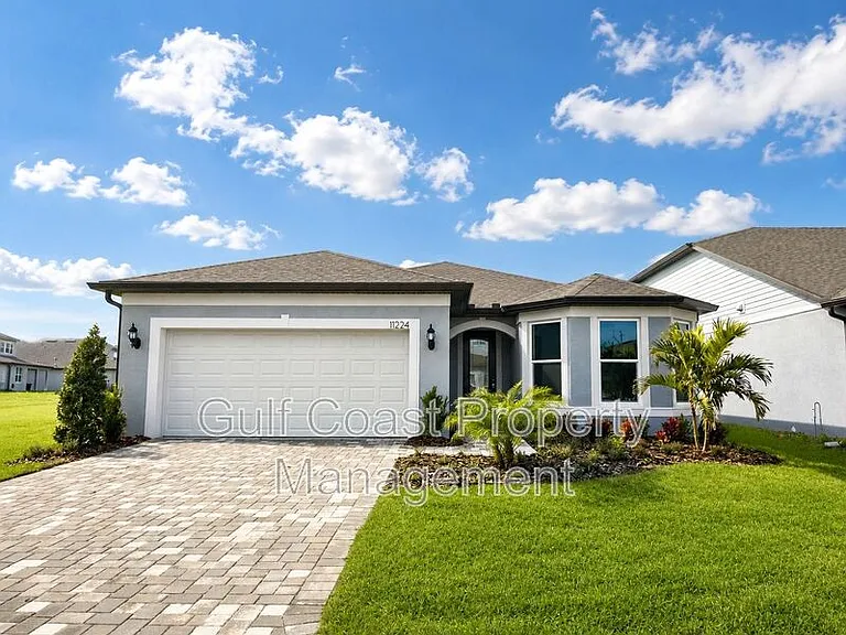 11224 Shoreline Trl — Photo 1