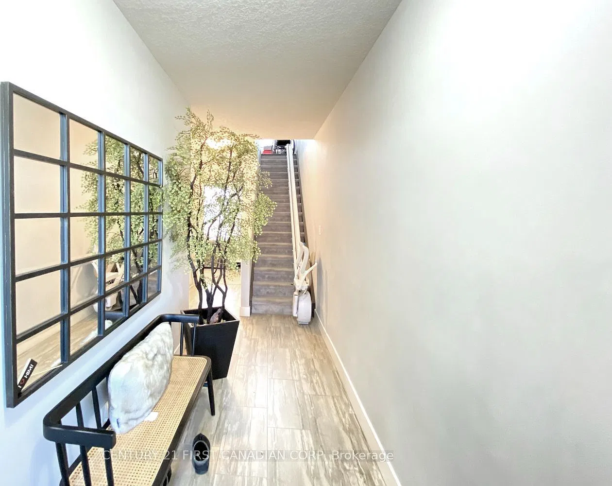 2070 Meadowgate Blvd — Photo 3