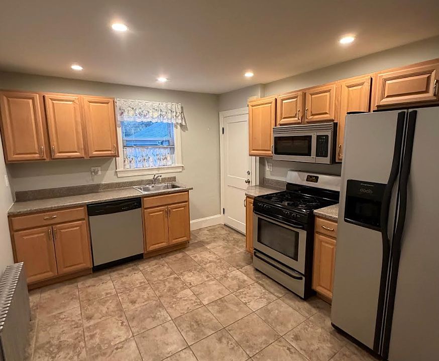 1st image of 82 Cedar St #1