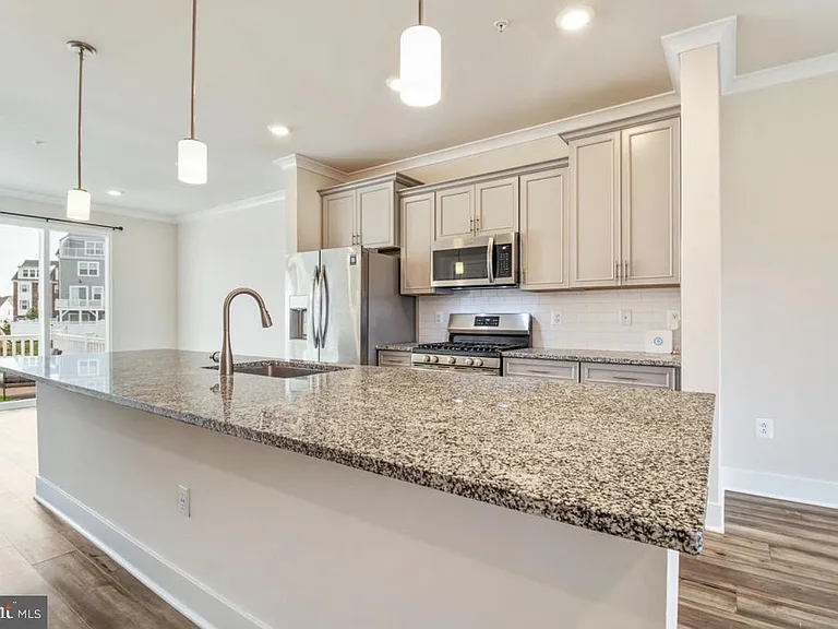 11687 Emily Dickinson Pl — Photo 7