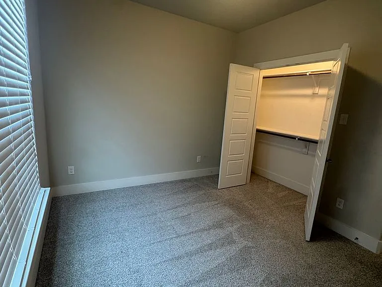 684 The Cottages Dr — Photo 29