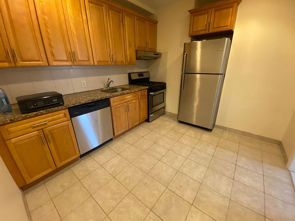 1st image of 5 Sherman Ave #5