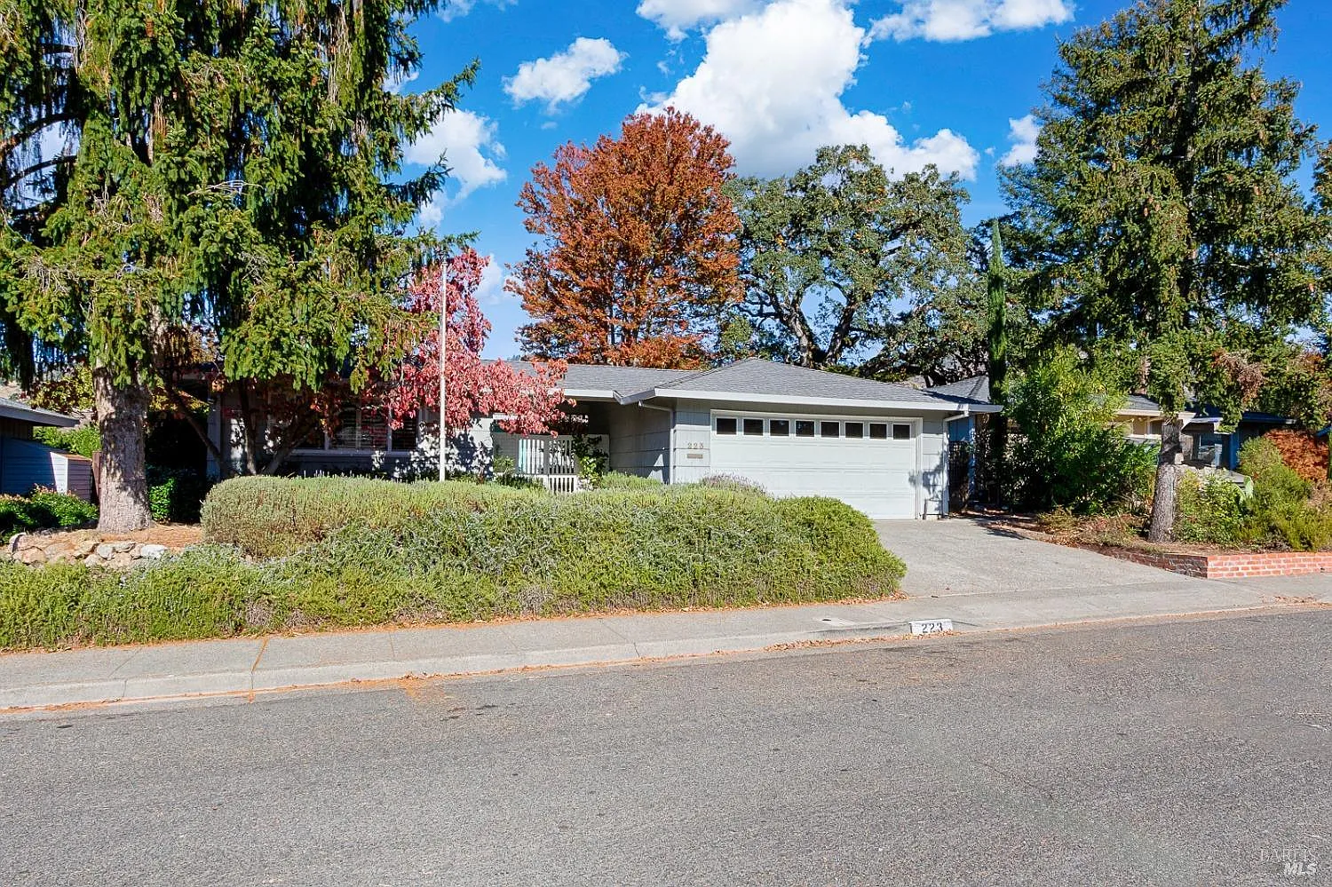 223 Belhaven Court photo 1