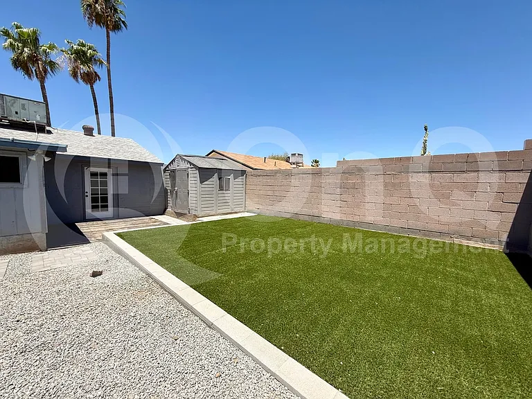 9441 N 15th Pl — Photo 21