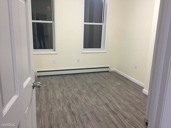 1863 grove 3 bedroom.jpg3