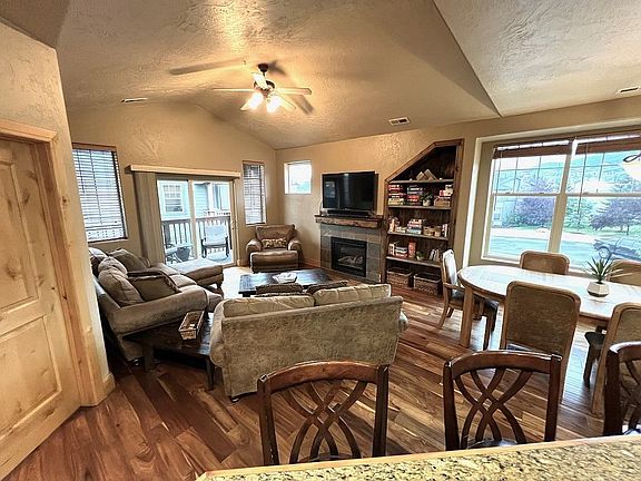 Living Room/Dining Room