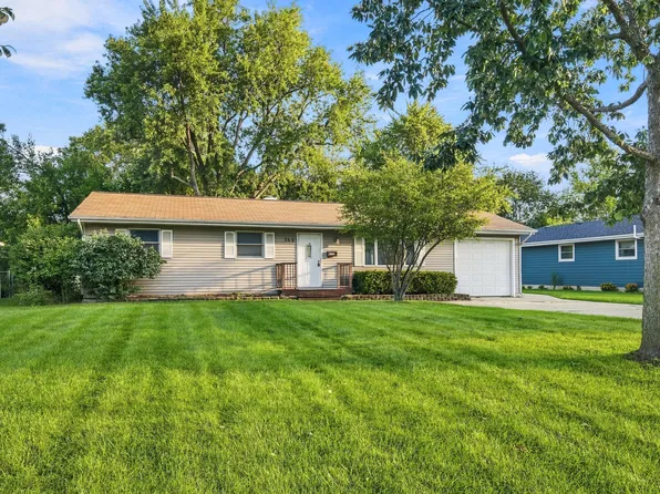 145 Shawnee Dr, Carol Stream, IL 60188