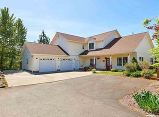 1516 Lakeview Dr, Silverton, OR 97381