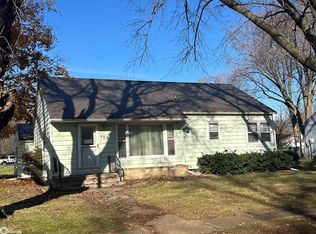 405 W Hoffman St, Graettinger, IA 51342