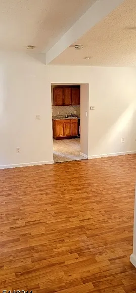 557 Jackson Ave — Photo 9
