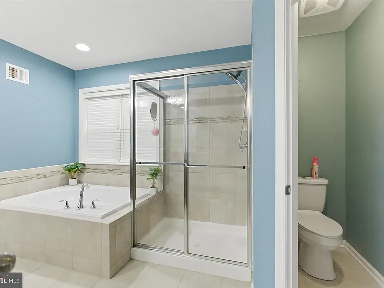 7585 Holly Ridge Dr — Photo 18