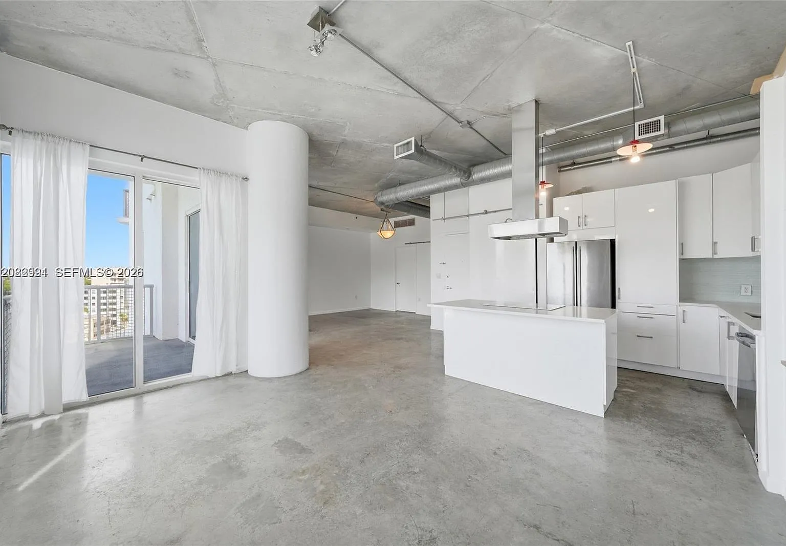 Neo Condo — Photo 2