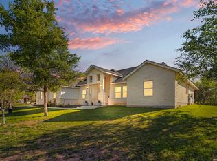1401 Hartfield Rd, Seguin, TX 78155