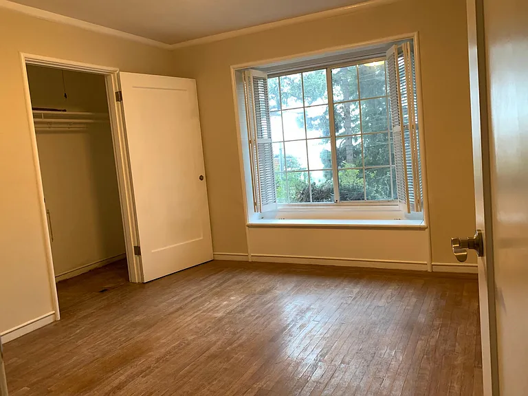 75 Parnassus Rd — Photo 8