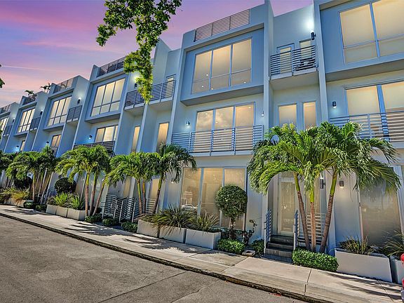 2nd image of 2729 NE 1st Street #2729