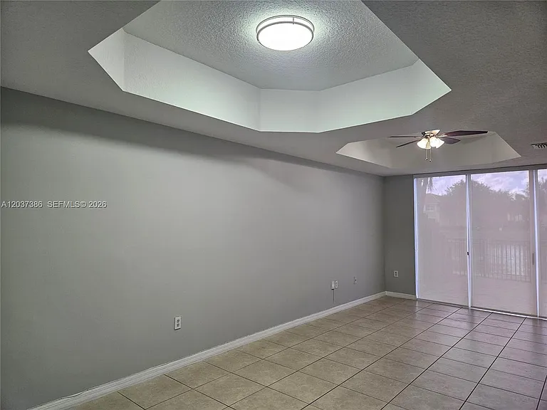 15270 SW 30th Ter — Photo 3