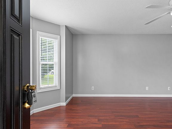 3rd image of 3210 Tabby Dr