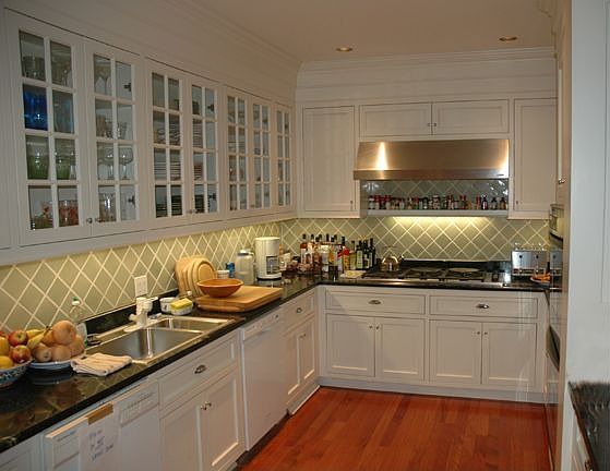 Kitchen East Side