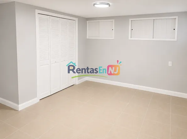 51 Cortland St #1B, Newark, NJ 07105