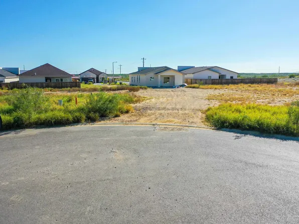 6815 La Cumbre Dr, Laredo, TX 78043