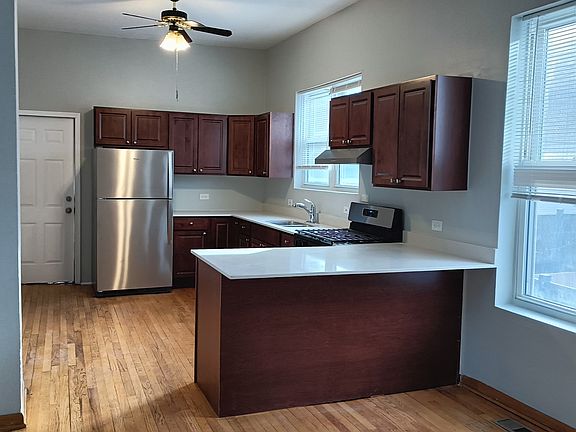 3rd image of 1443 N Bell Ave #C