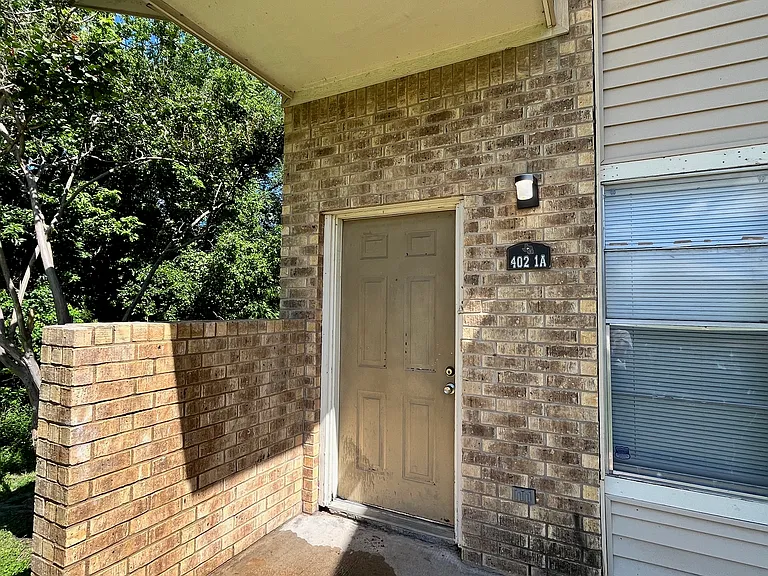 402 Summer Ct #1A — Photo 2