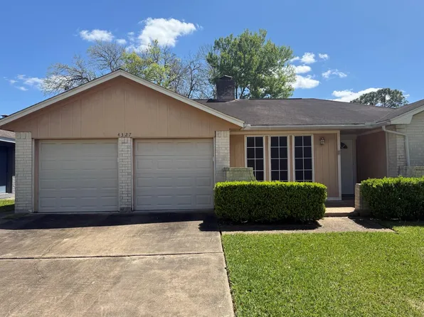 4327 Townes Forest Rd, Friendswood, TX 77546