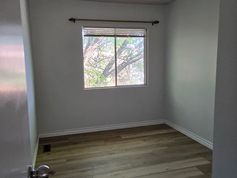 110 Overlea Dr — Photo 8