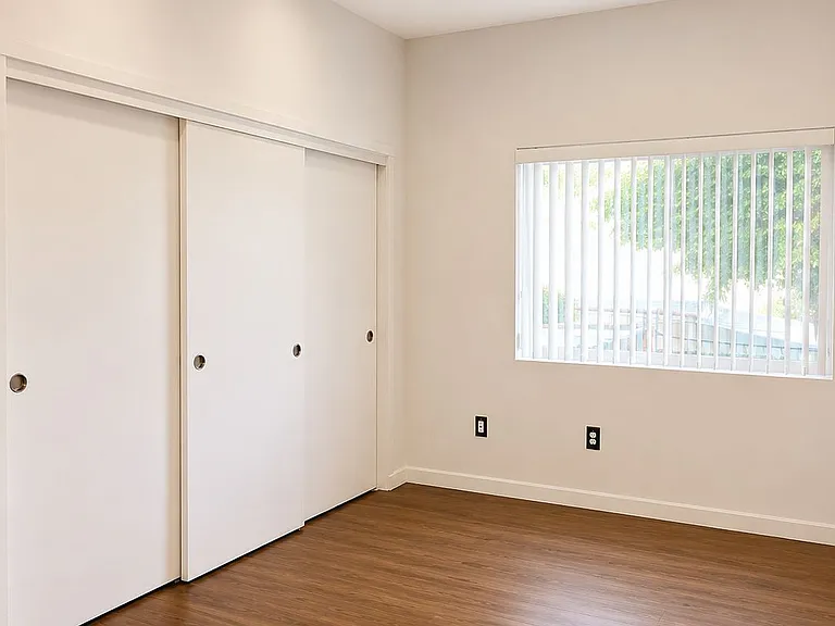 10756 Camarillo St #201 — Photo 8