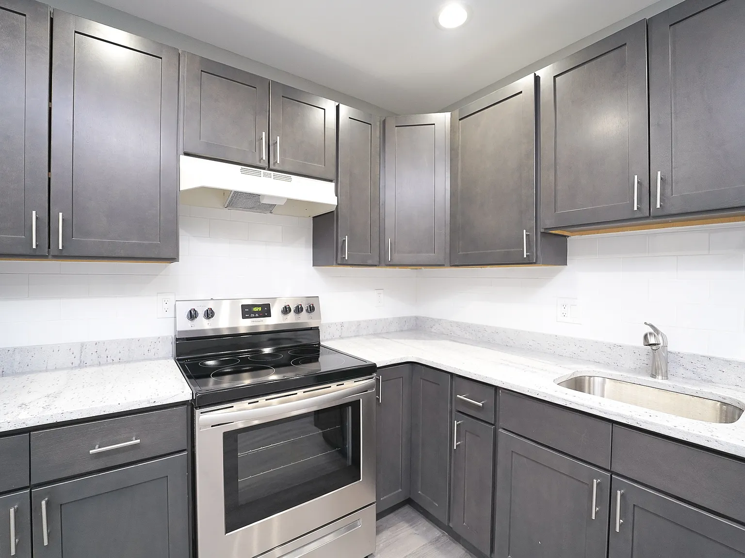 2 bed, $1,325 — Photo 4