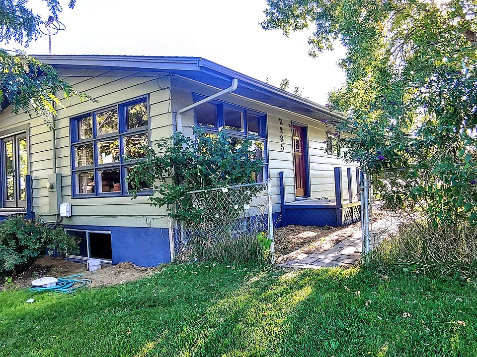 2285 E Rd