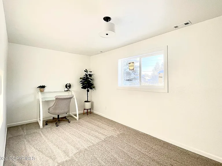 629 E Eklutna Ave — Photo 10