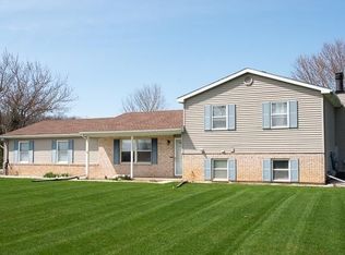 9750 Daisy Ln, Dexter, MI 48130