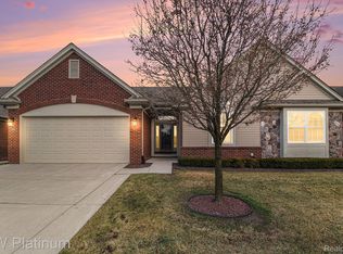 52458 Westfield Dr, Macomb, MI